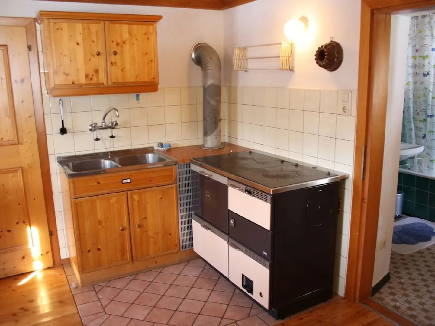 Cosy Holiday Home In Salzburg With Garden And Mountain Views