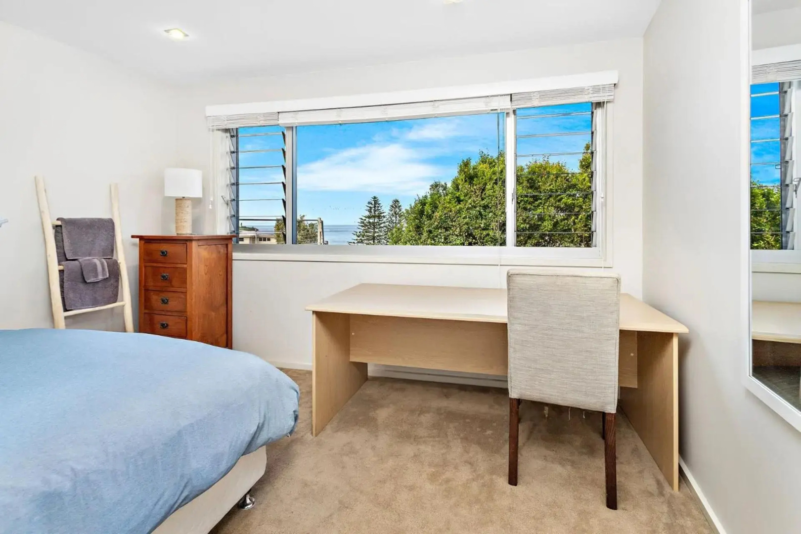 VUE DE LA MER Gerroa 4pm Check Out Sundays