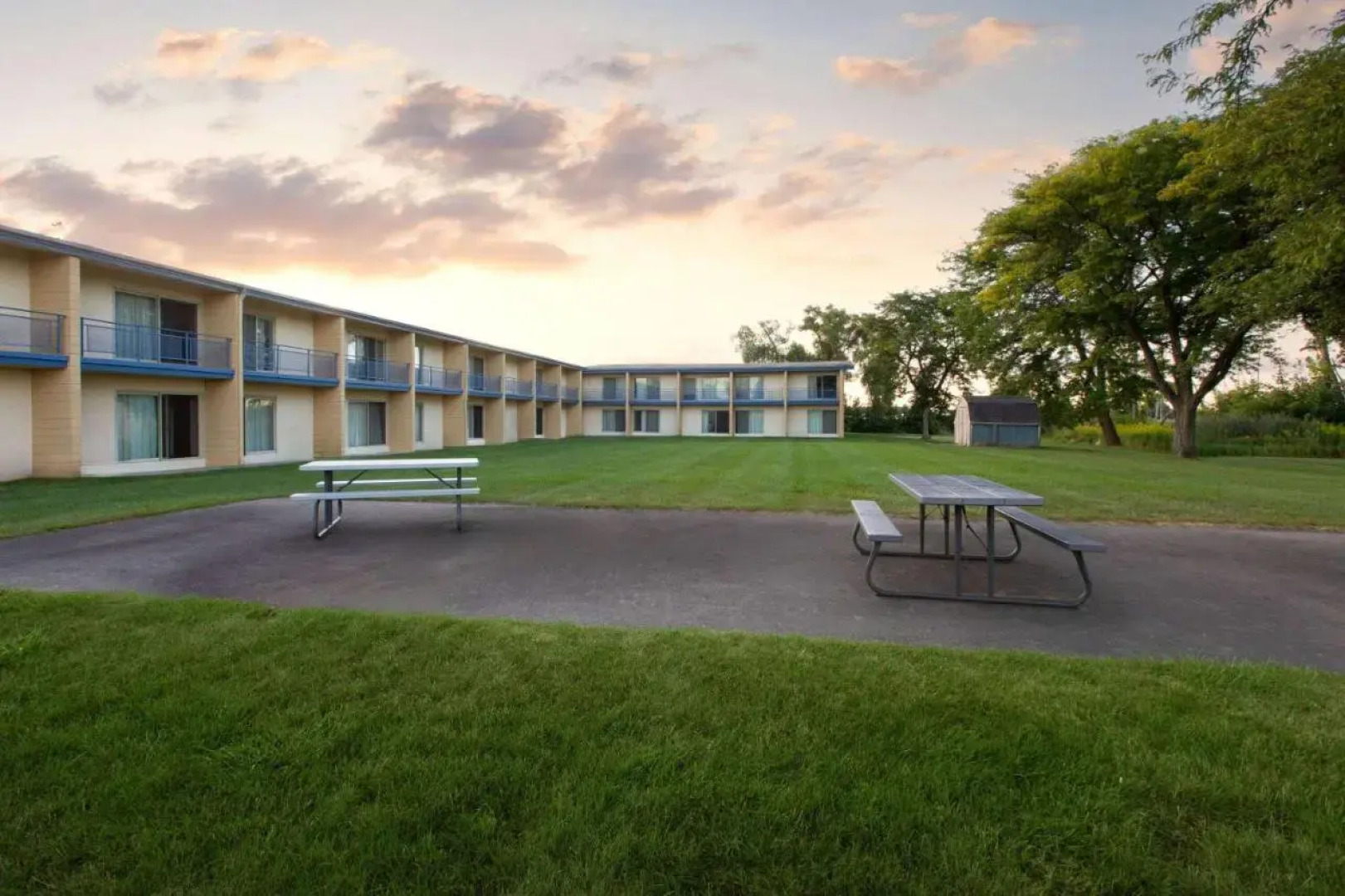 Knights Inn Bay City