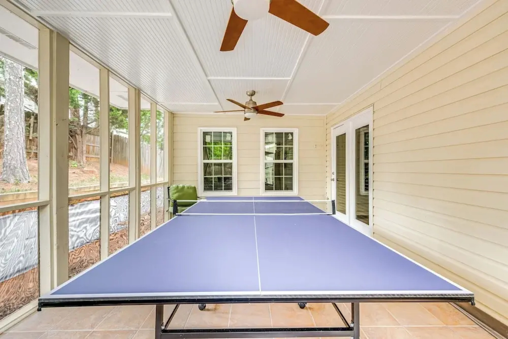 5 Mi to Lake Acworth: Georgia Gem w/ Private Patio