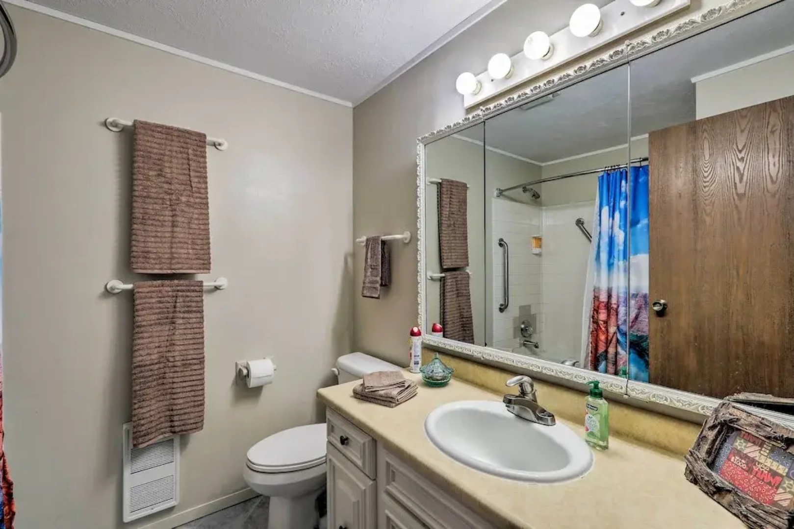 Walk to Rim View Trail: Page Home w/ Deck & Yard