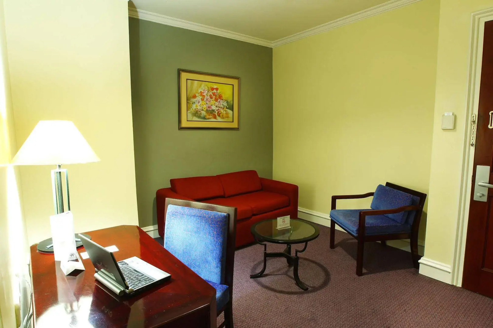 Surabaya Suites Hotel Powered by Archipelago