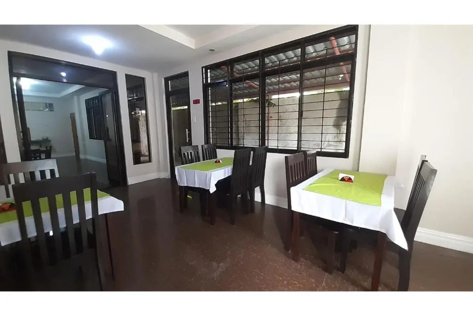 Adelaida Pensionne Hotel