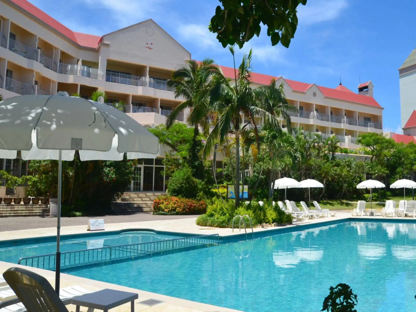 Hotel Breezebay Marina