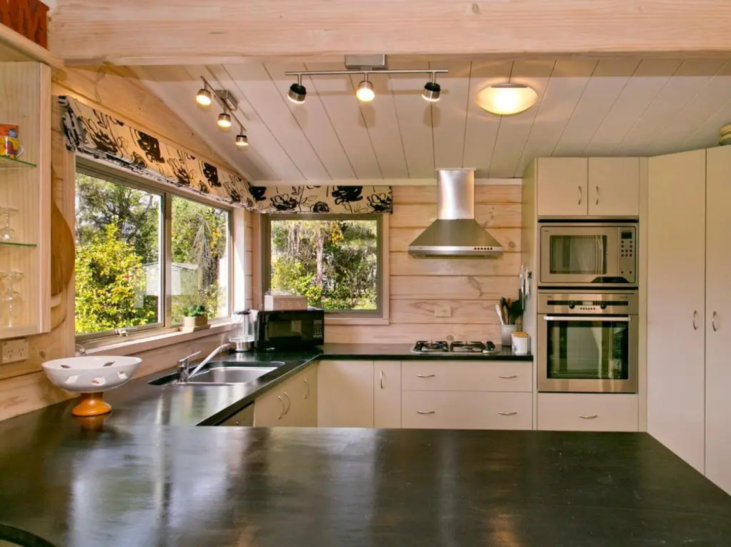 Riverstone House - Turangi Holiday Home