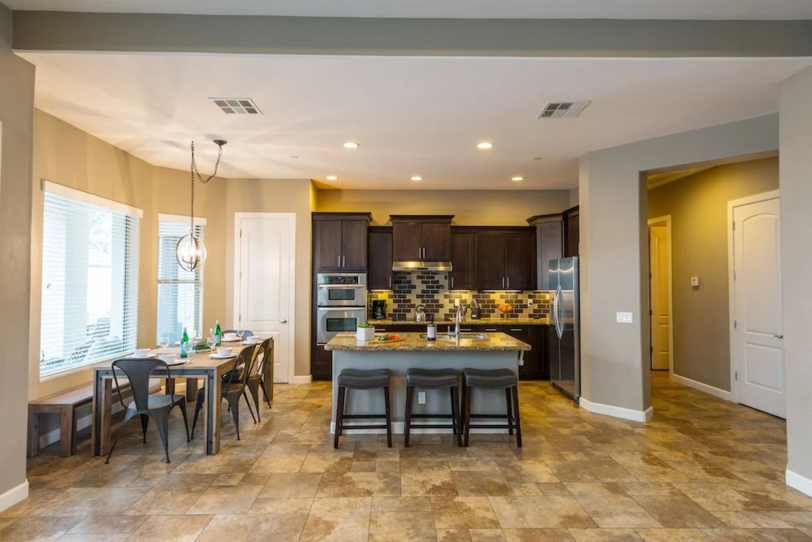 Amelia - Pueblo Viejo