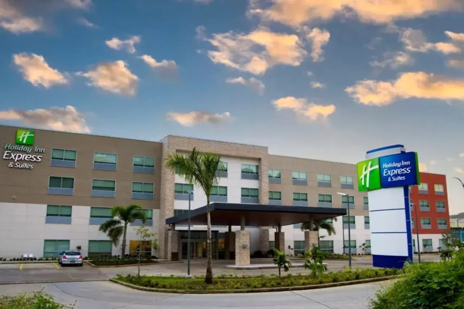 Holiday Inn Express & Suites DIAMOND