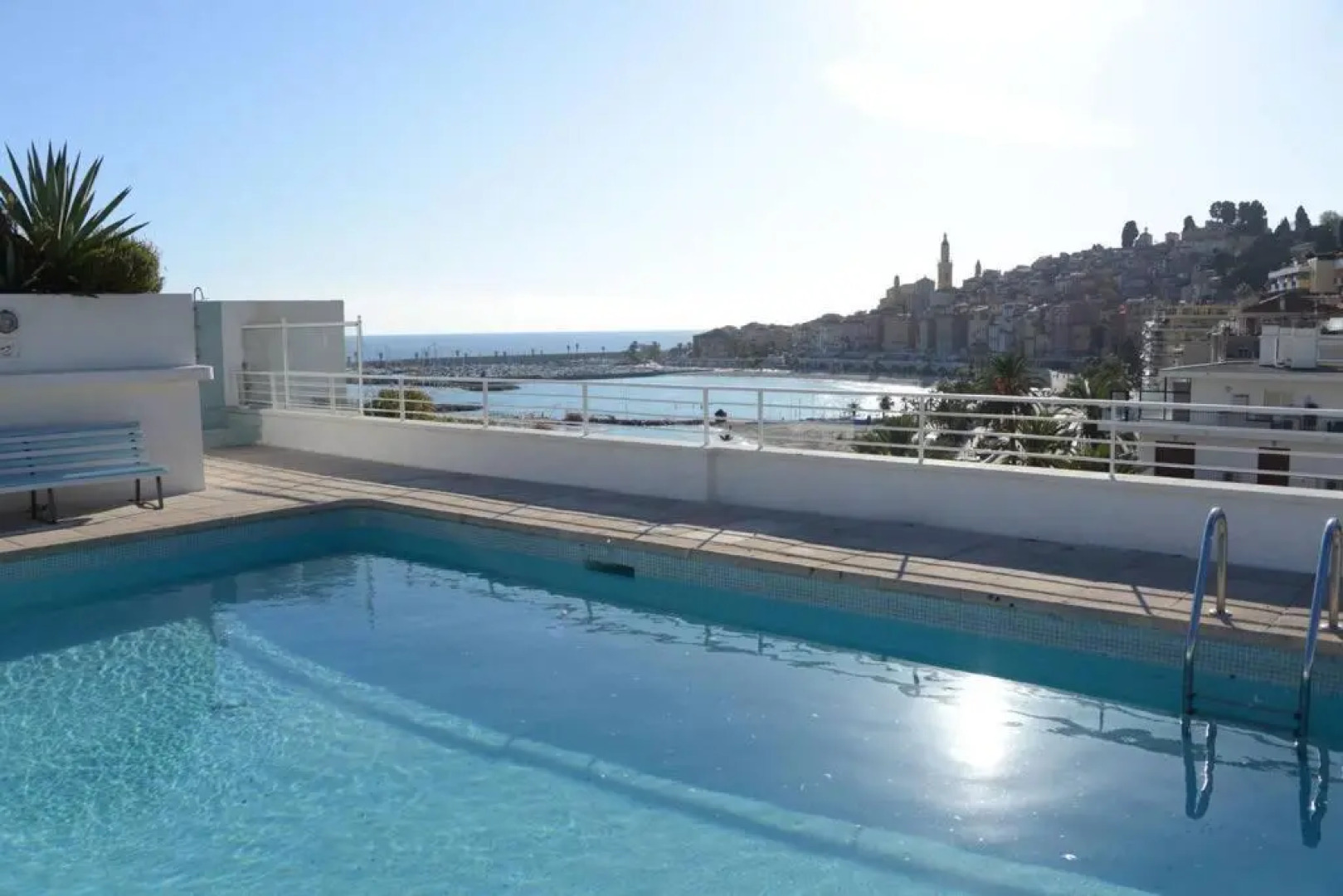 Le Lodge, T2 classé 3 étoiles avec jardin, parking, piscine & mer à 2 pas