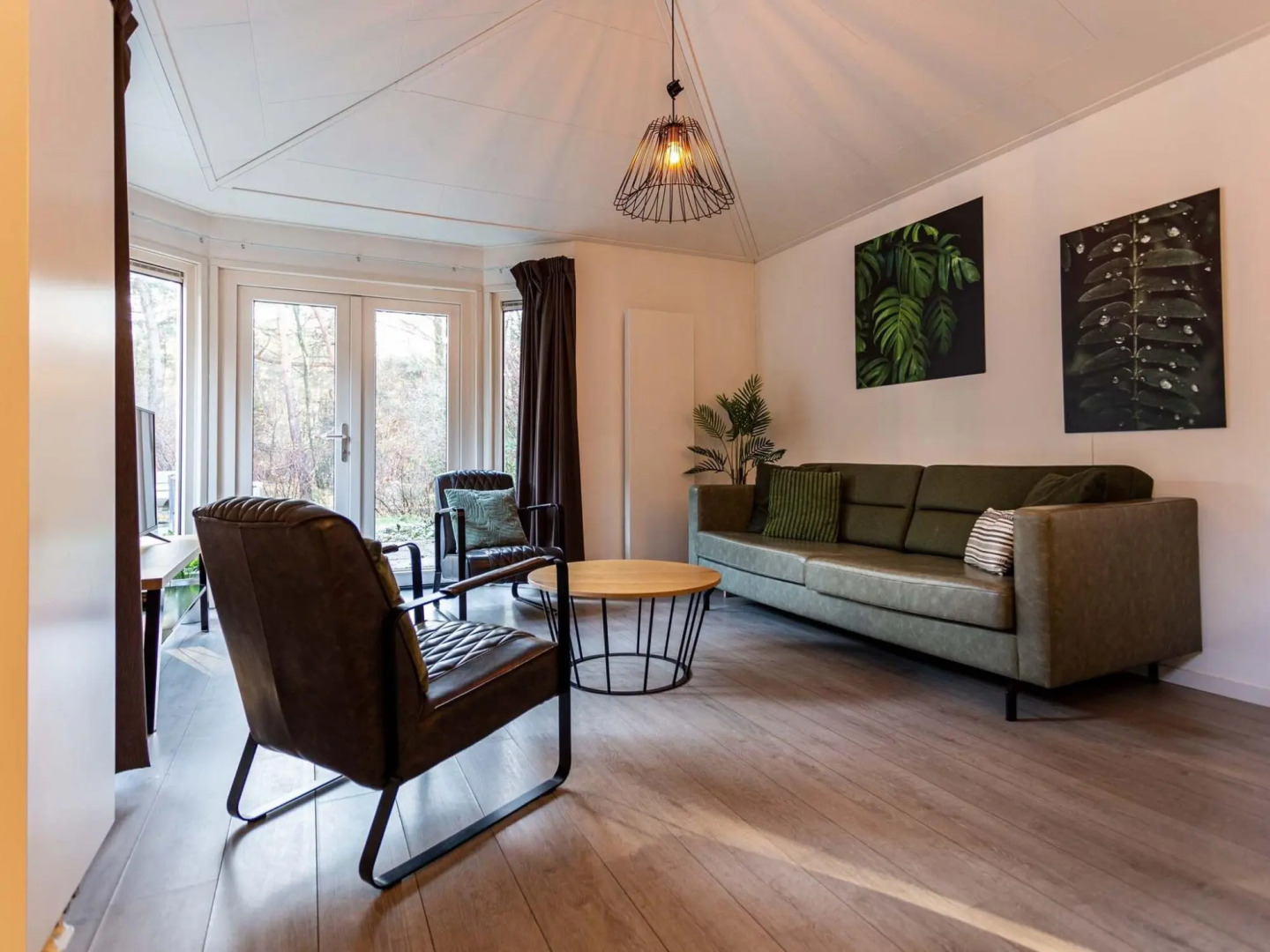 Comfortable chalet with outdoor sauna, near De Veluwe