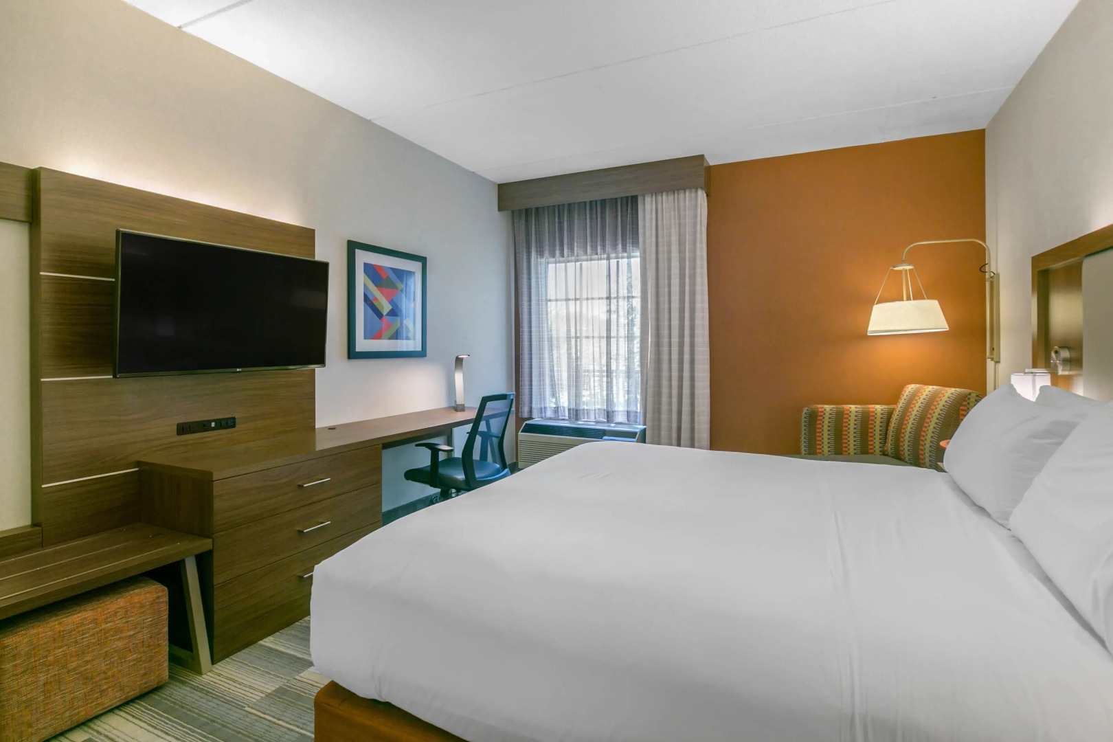 Holiday Inn Express And Suites Mount Arlingto