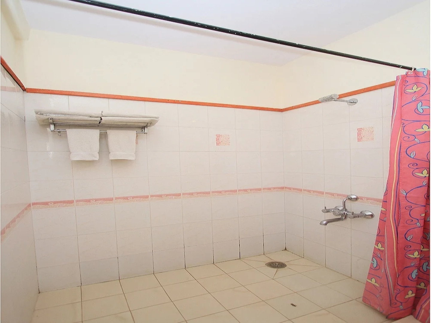 OYO 10542 The Planters Court