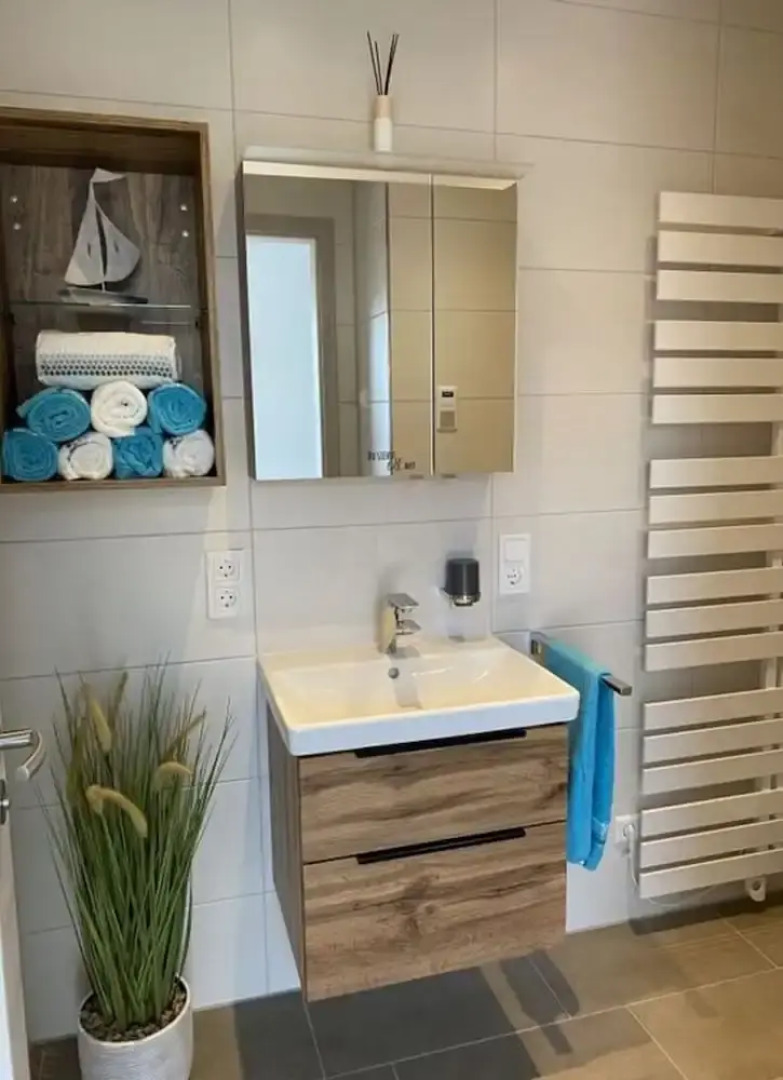 Near the North Sea Modern Retreat