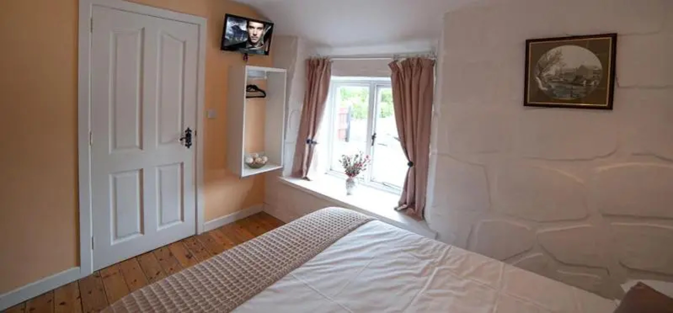 Finn MacCools Public House & Guest Inn