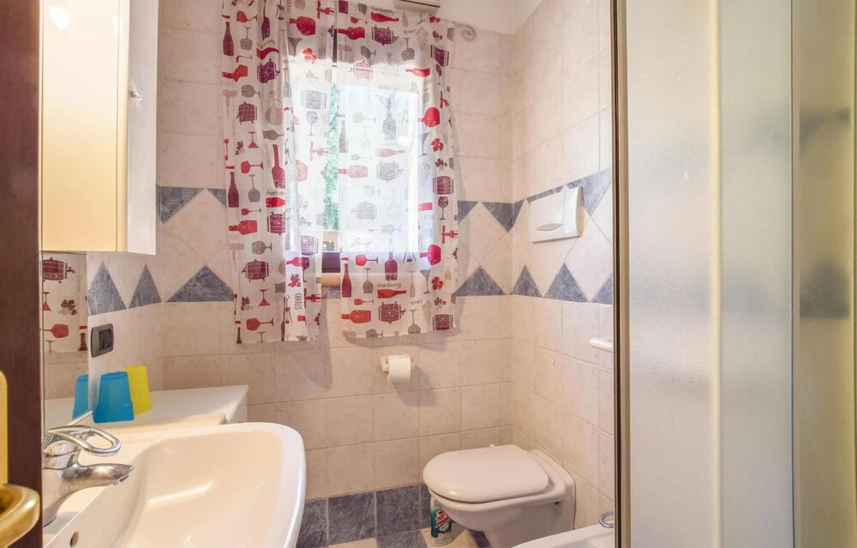 Stunning Home in Caprino Veronese With Wifi and 4 Bedrooms