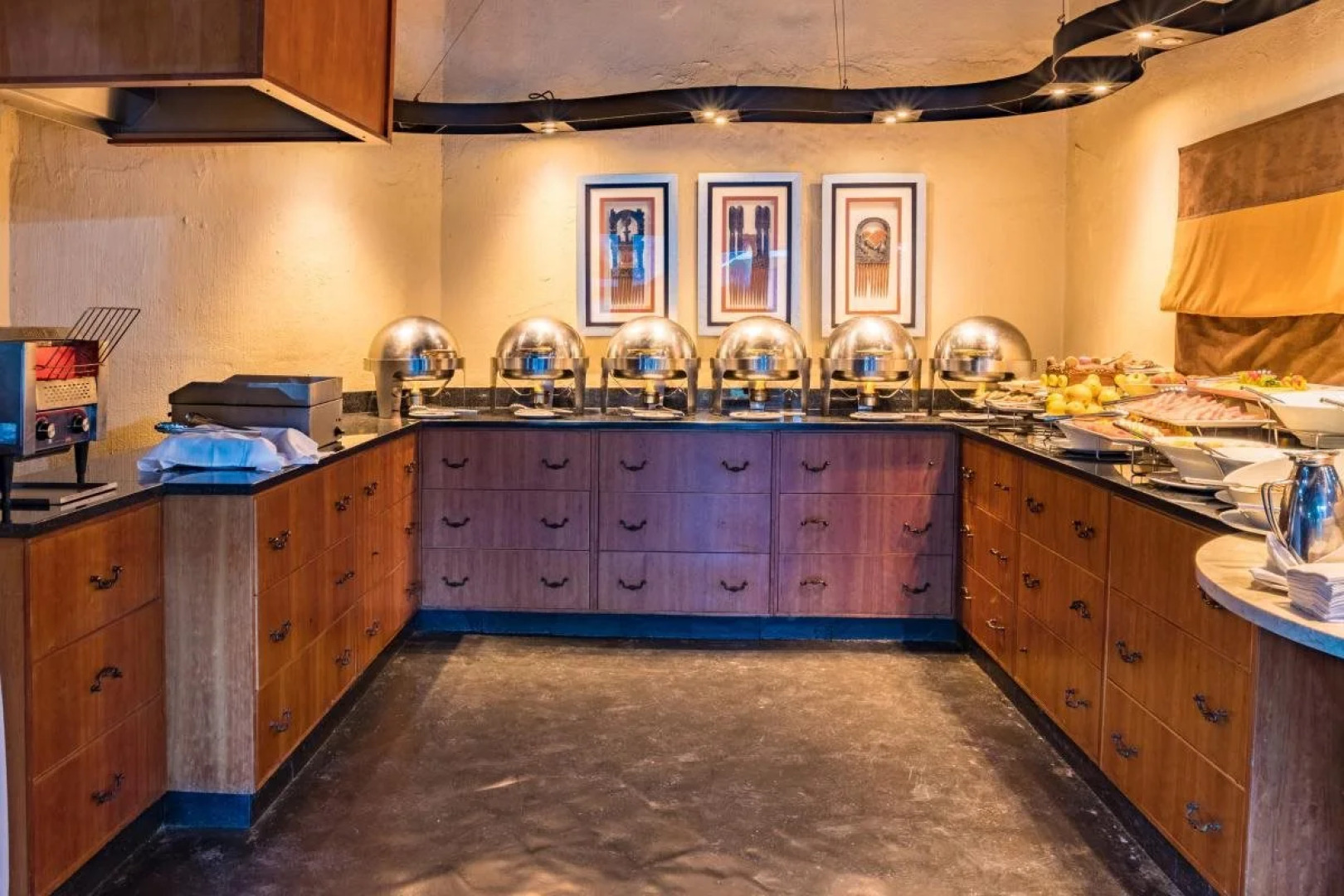 Shumba Valley Lodge Lanseria Airport