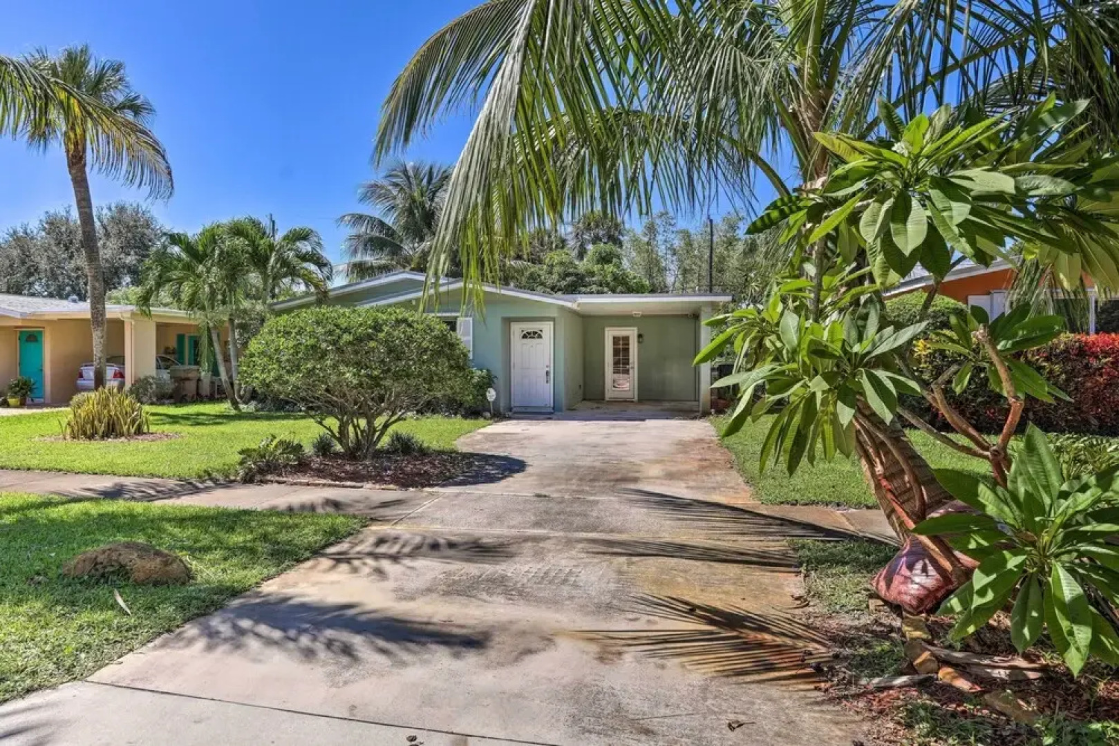 Vibrant Stuart Getaway w/ Private Hot Tub!