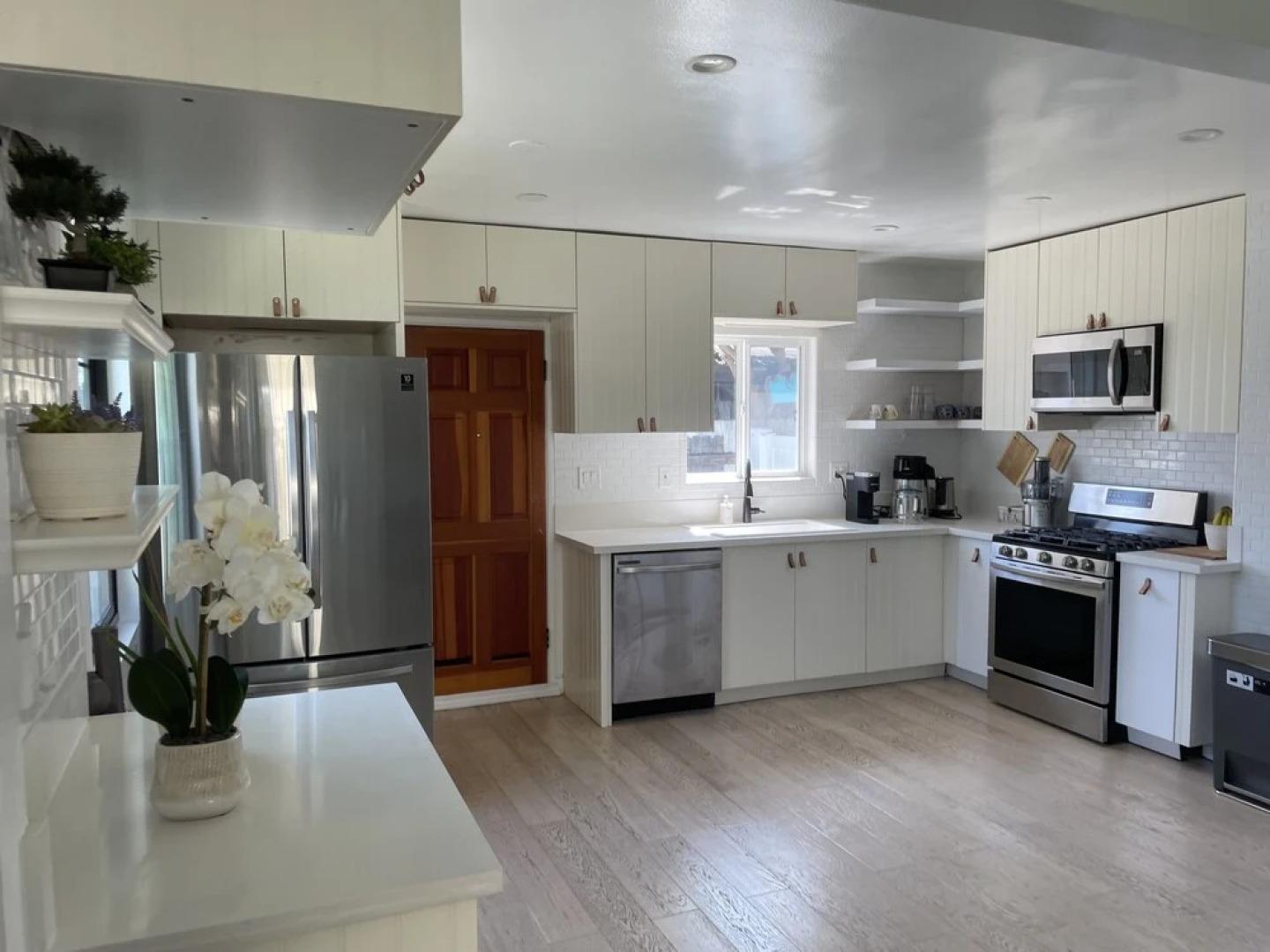 Manhattan Beach Vacation House - For solo, pair, family and business travelers