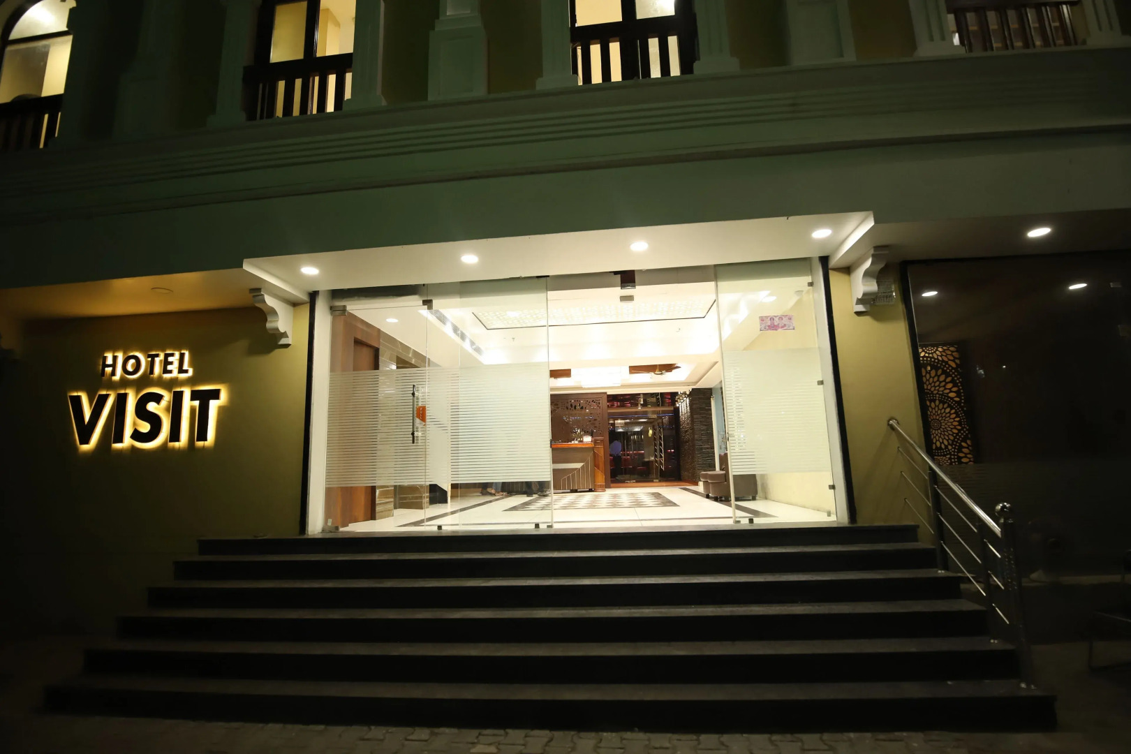 Visit Hotel & Restaurant