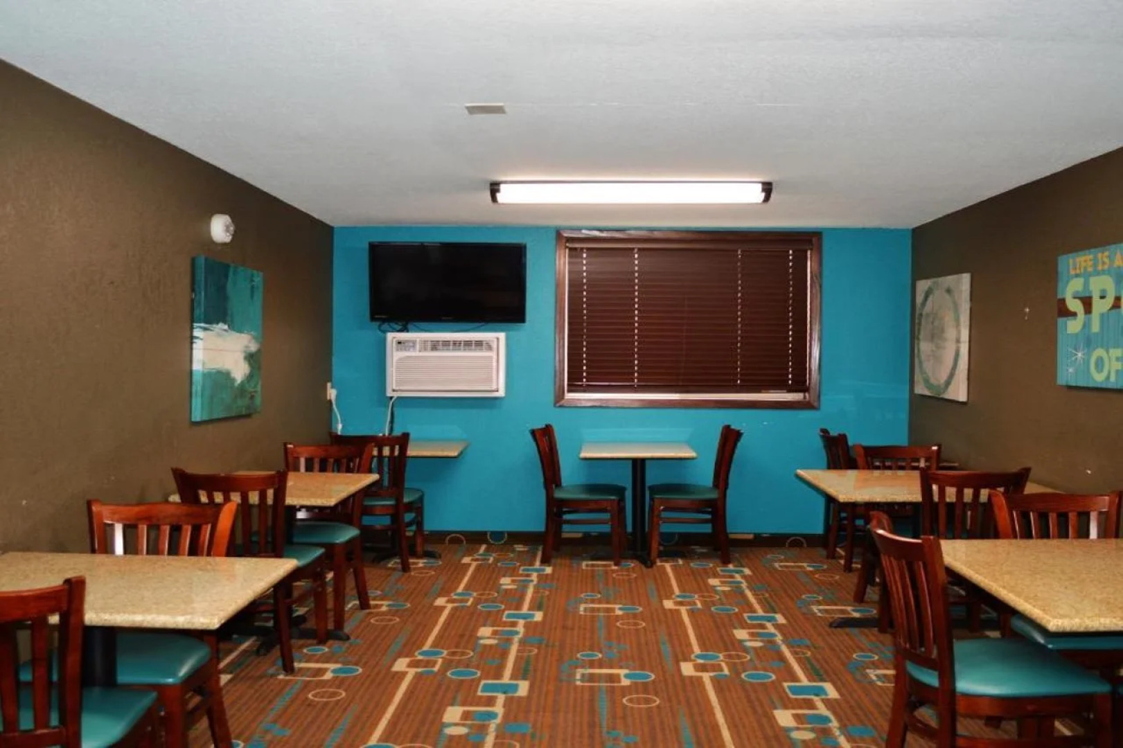 Super 8 By Wyndham Spencer