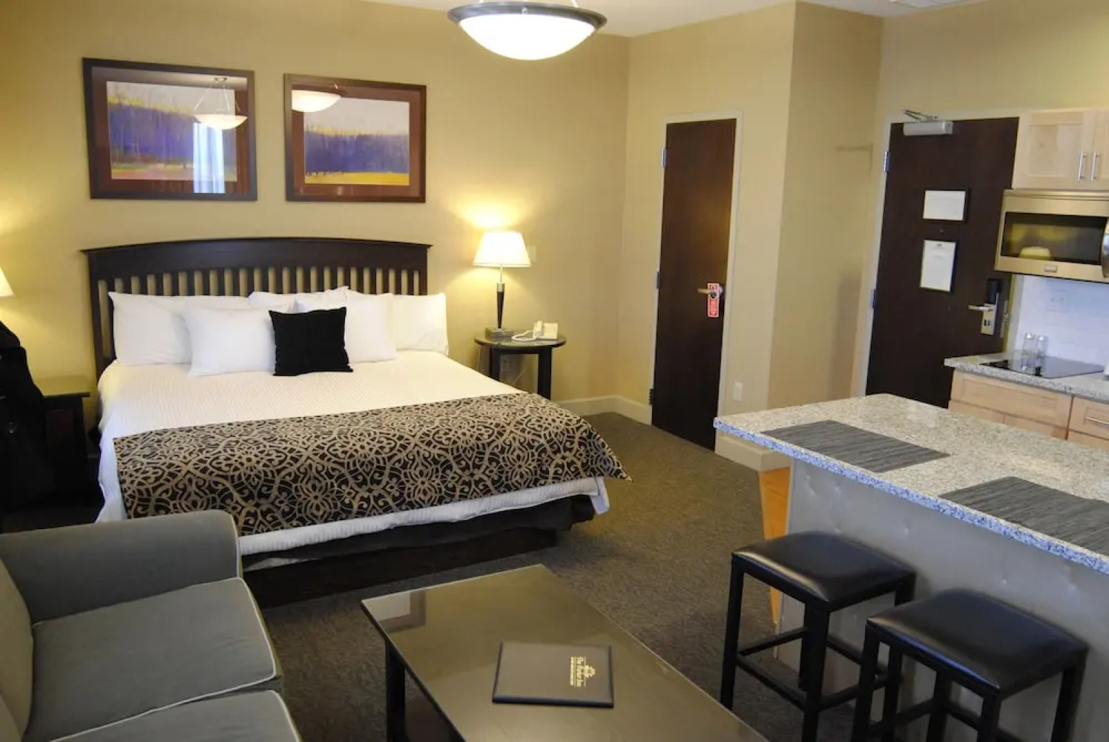 The Parker Inn and Suites