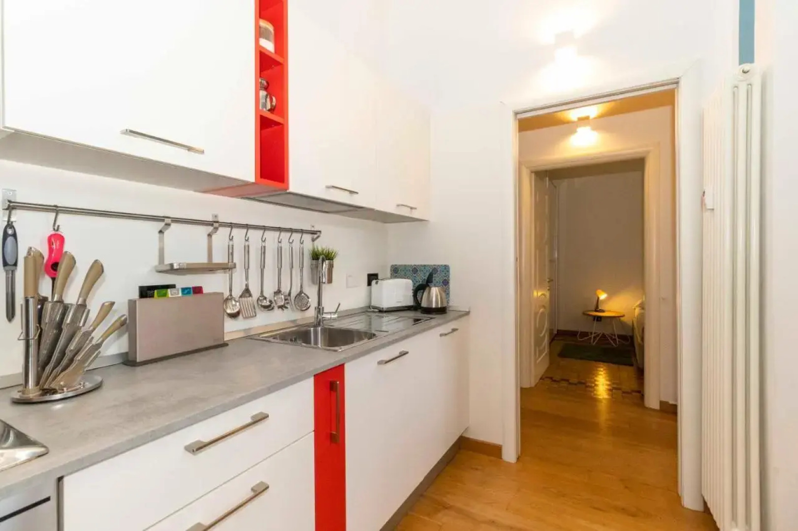 BOOK NOW! Apt x4 a few steps from Valentino's Park