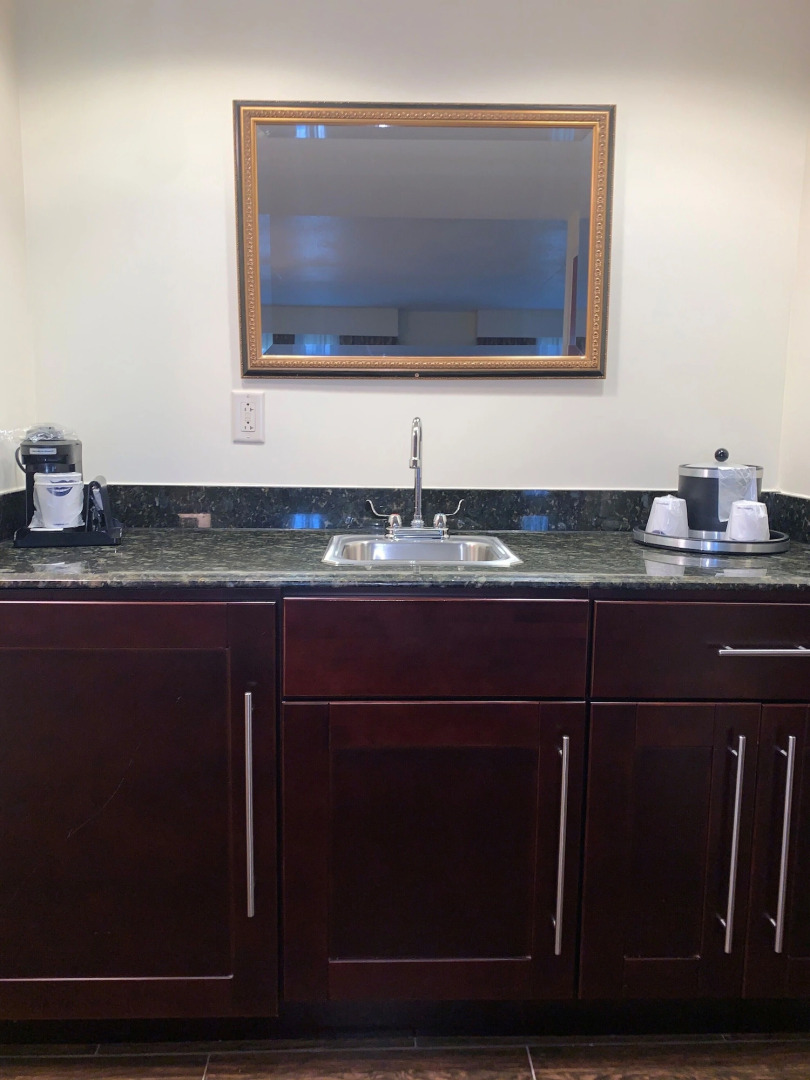 Hampton Inn & Suites Rockville Centre