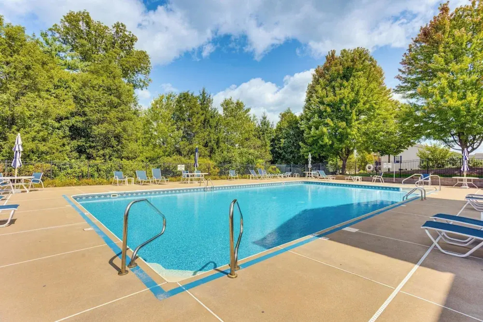 Home ~ 3 Mi to Penn State: Pets Welcome!