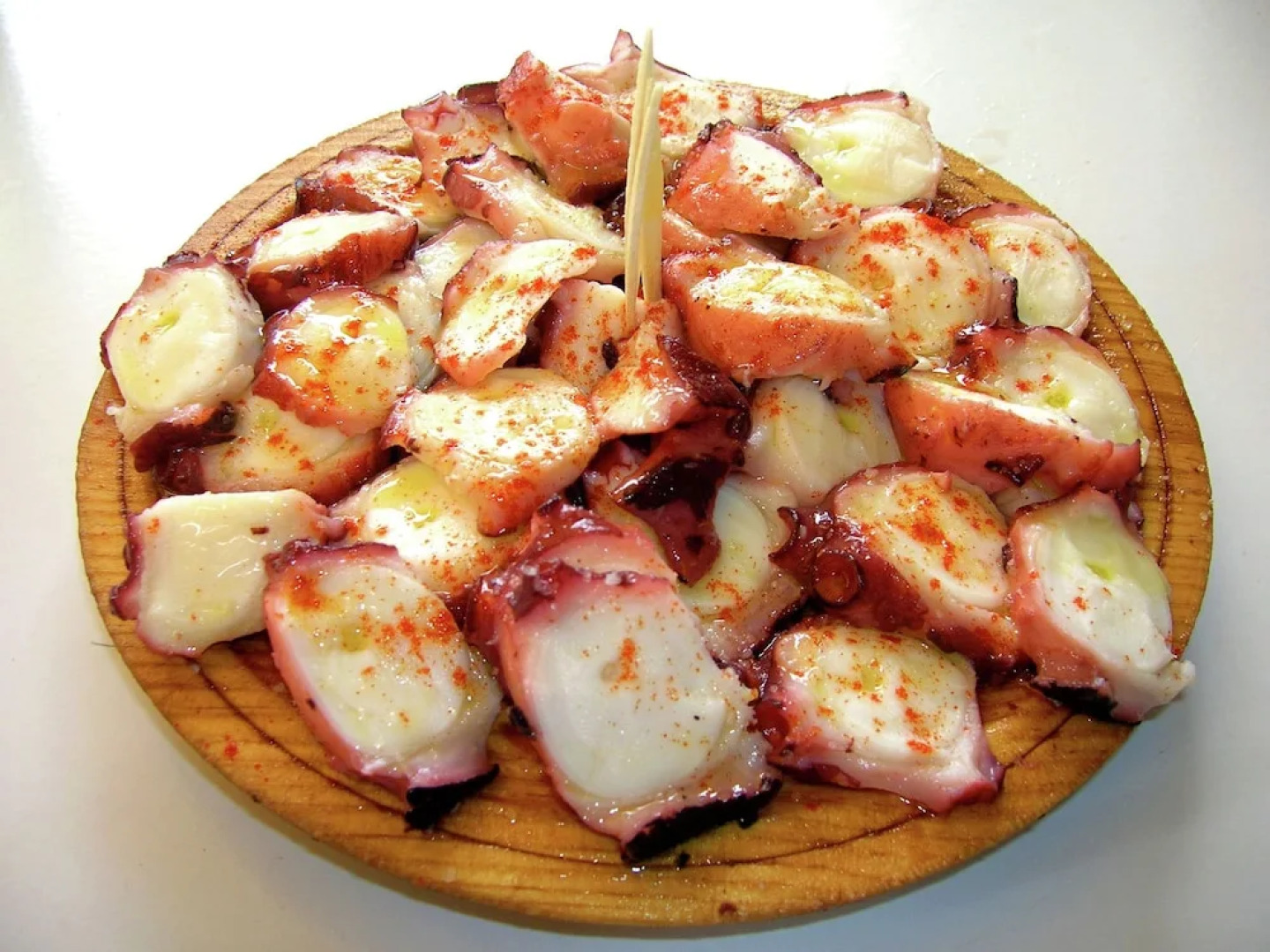 Apartment in Santa Cristina With Balcony, Parking, Heating