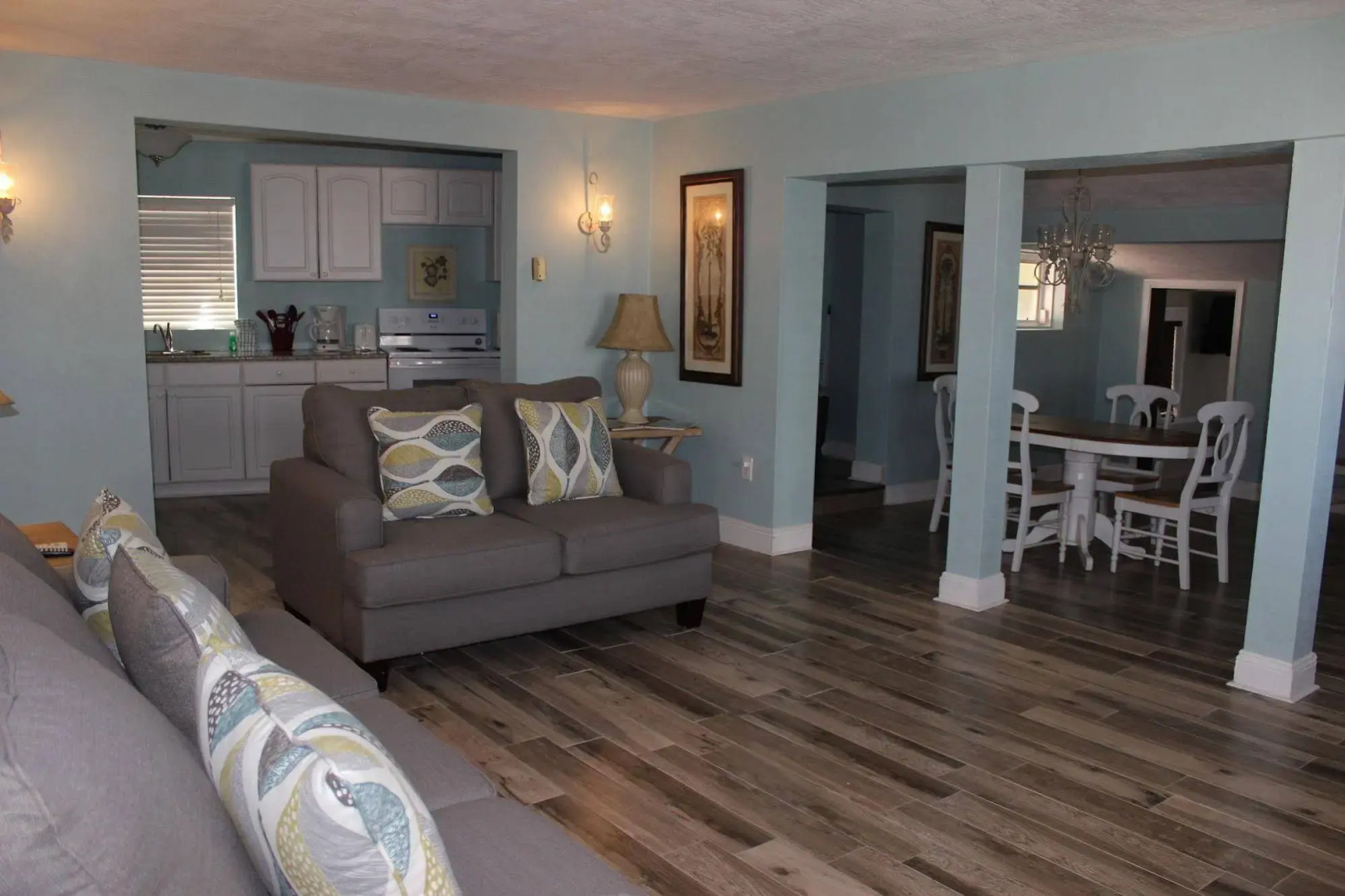 Shoreline Suites & Cabana Cottages