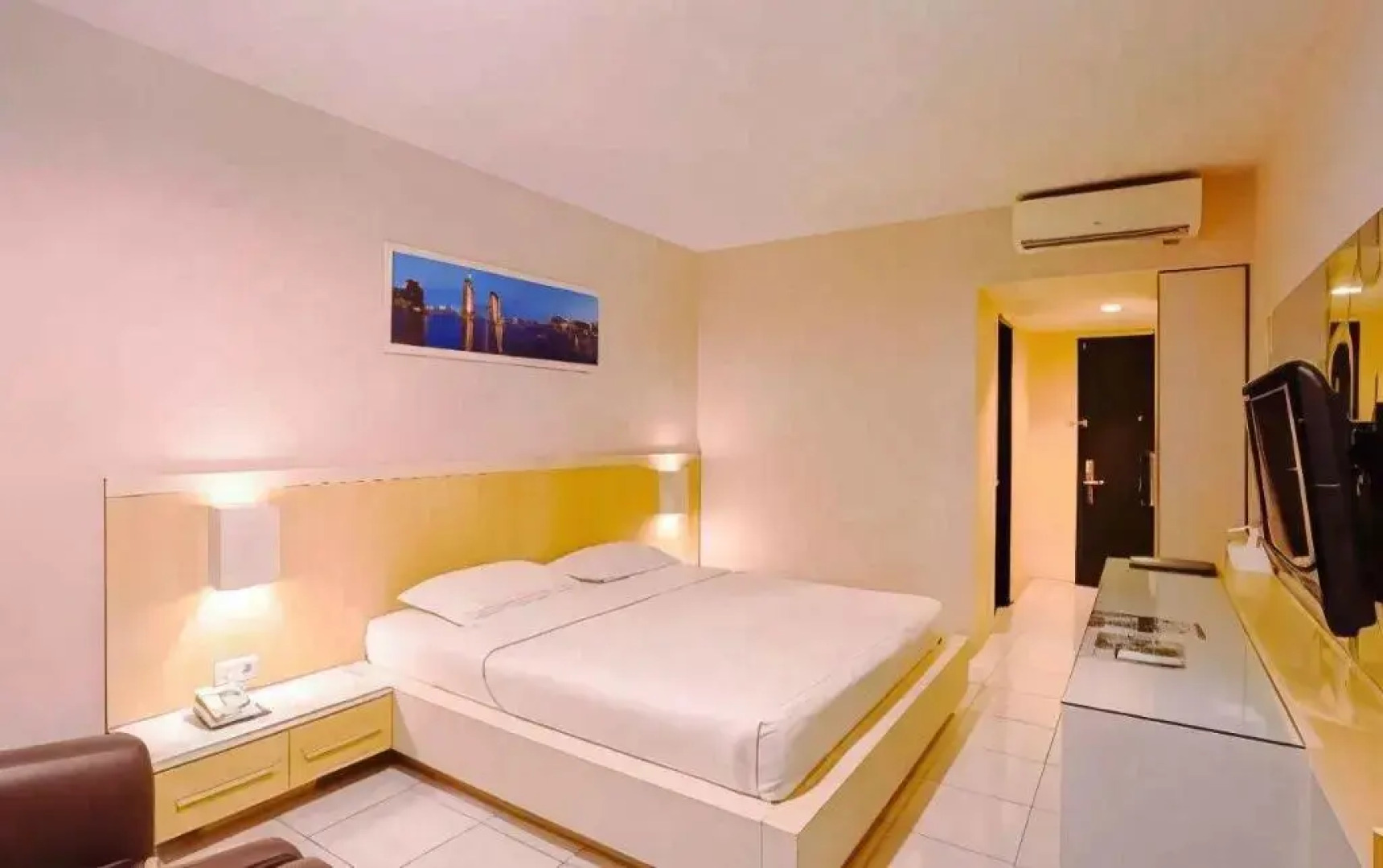 Royal Hotel n' Lounge