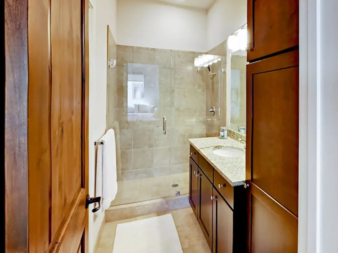 2BR Hot Tub Condo in Newpark by RedAwning