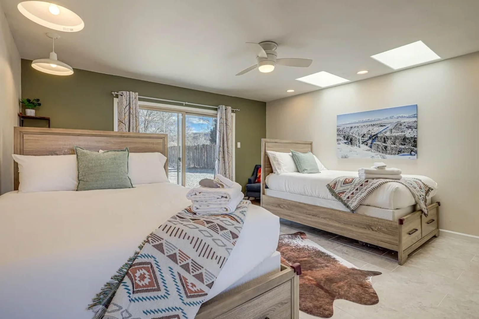 Taos Home w/ Private Hot Tub, Sauna & Gas Grill!
