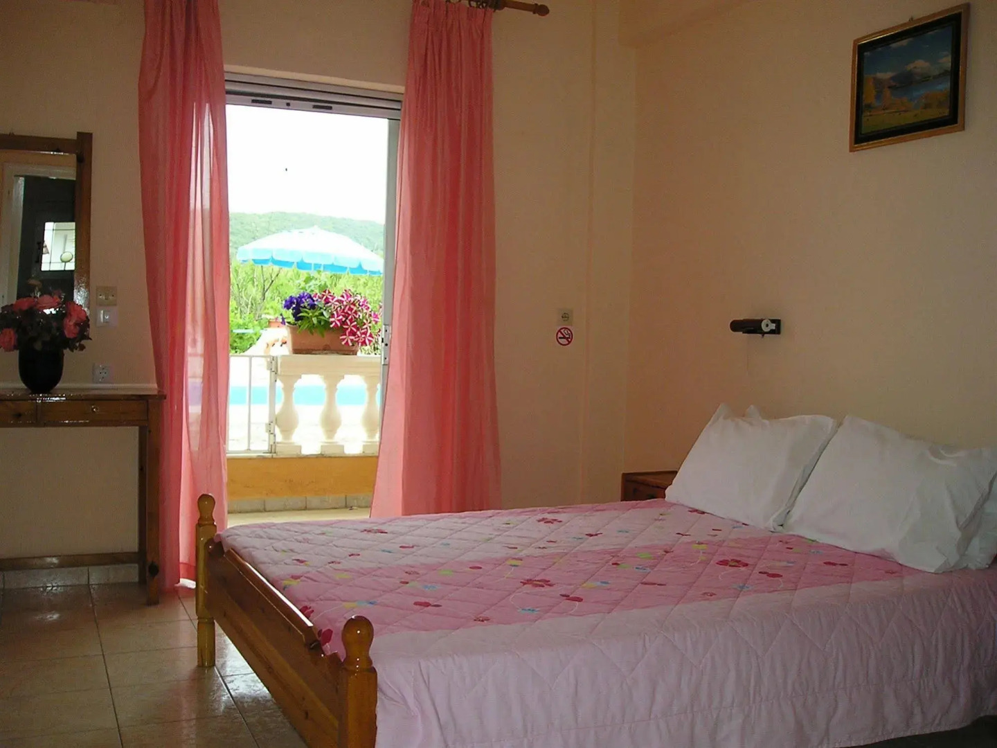 River Studios & Apartments