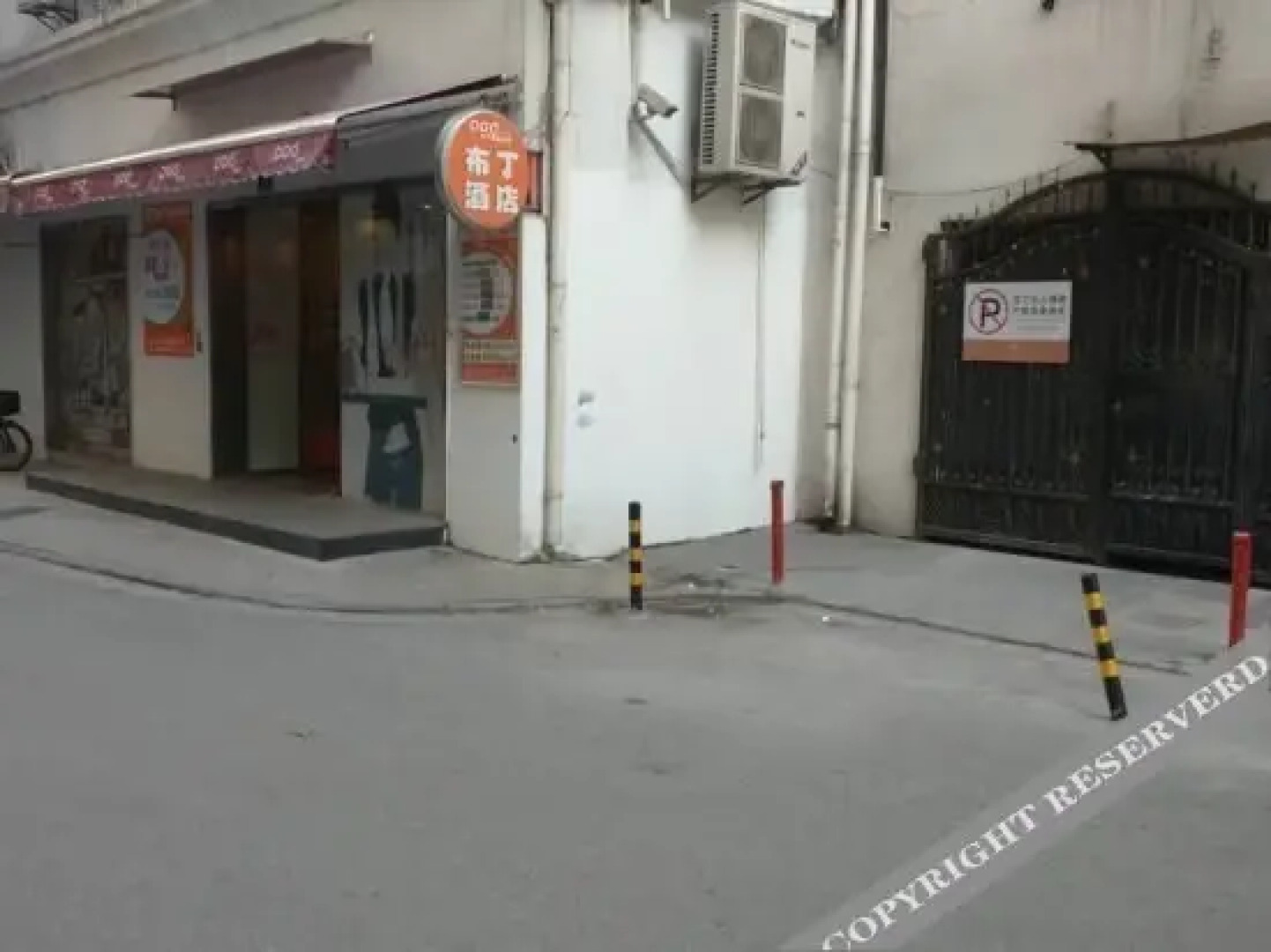 Pod Inn Shanghai People's Square Nanjing Road Pedestrian Street