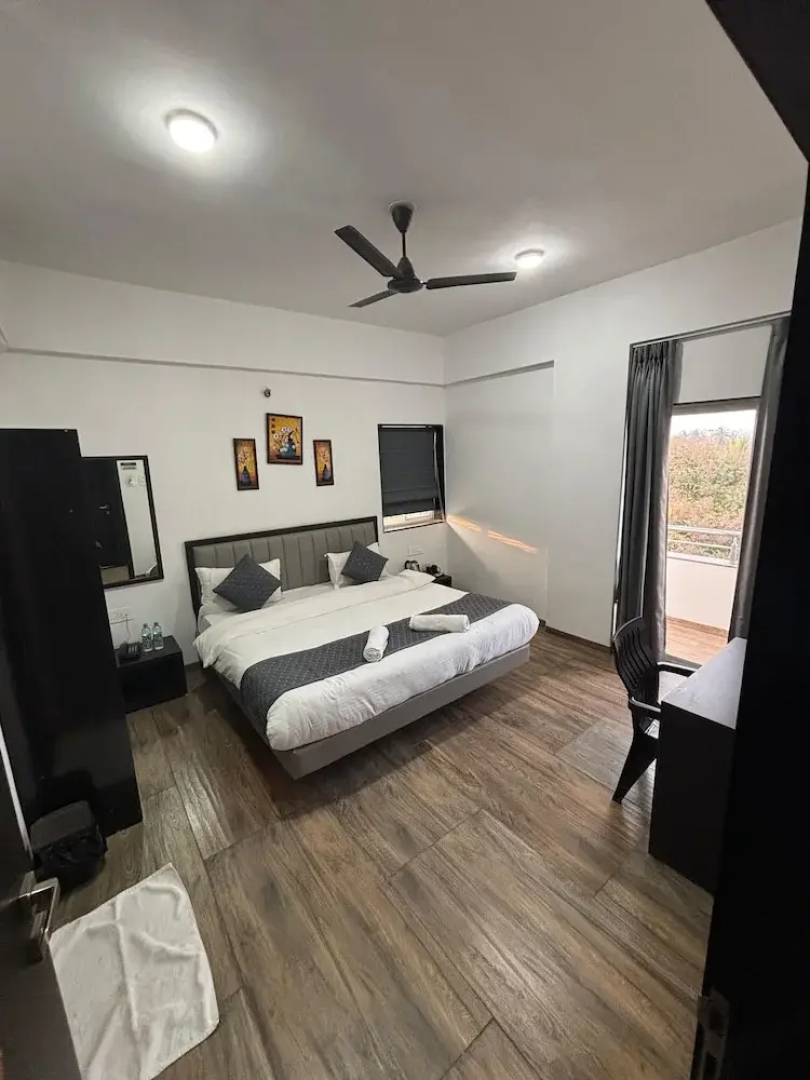 Sunny Executive Satara