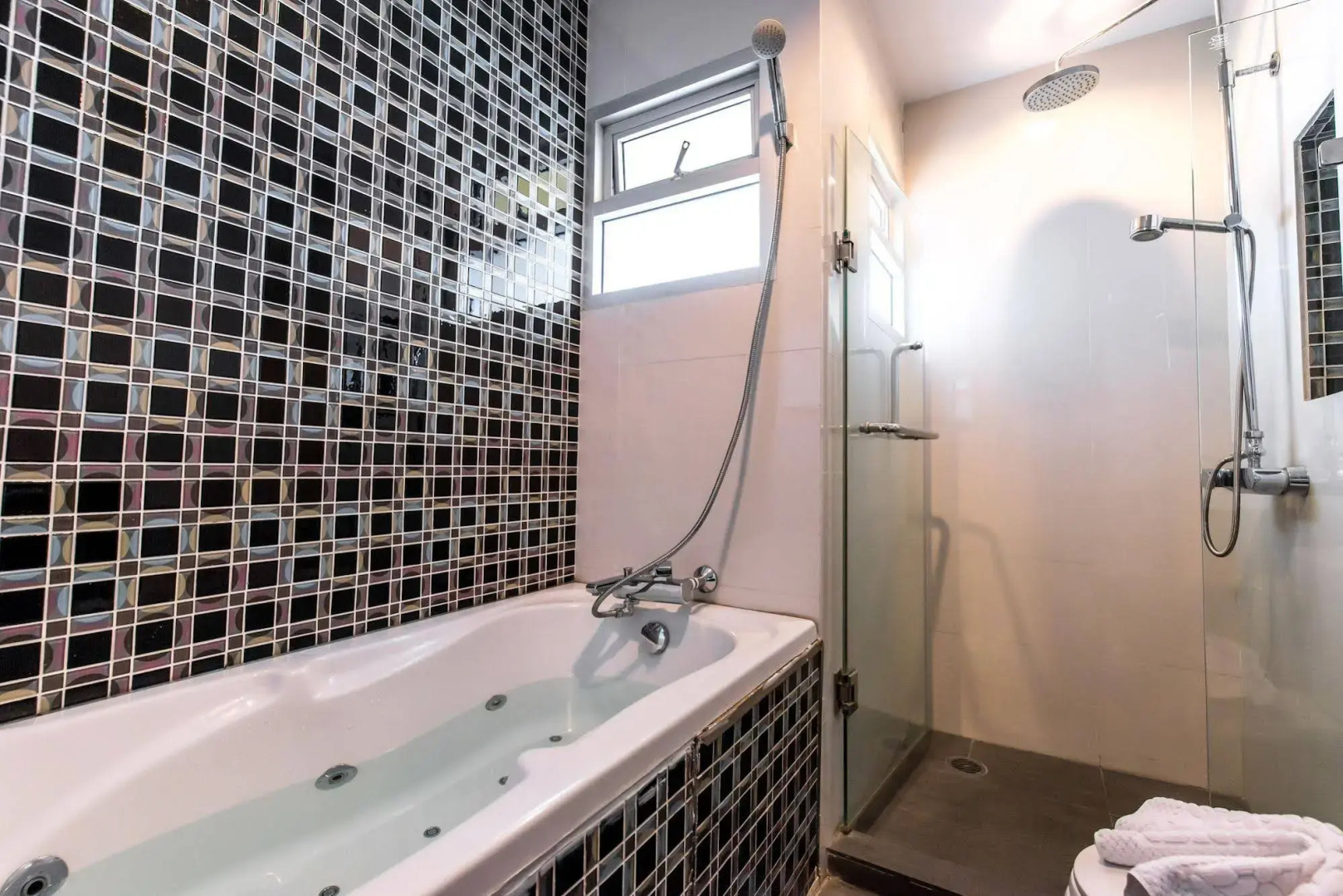 Palette Bella B All Suites Bangkok Hotel