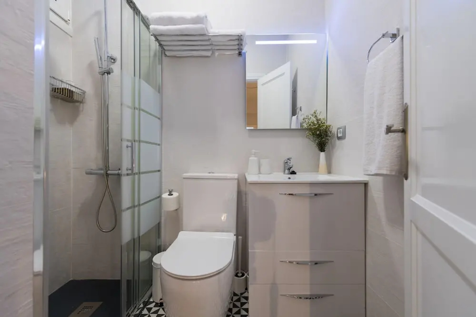 City, Sun and Living