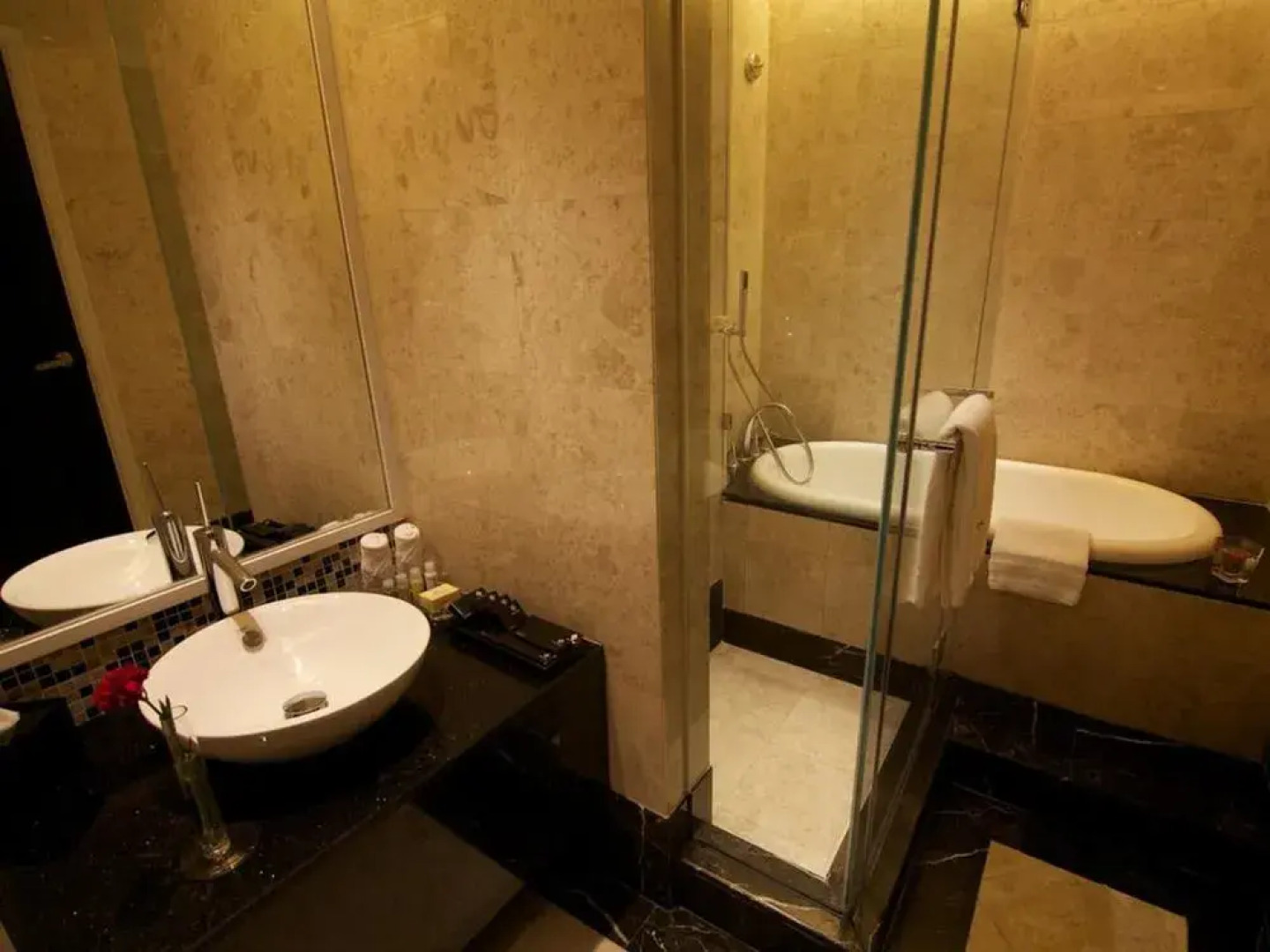 Sam Suite D´Perdana