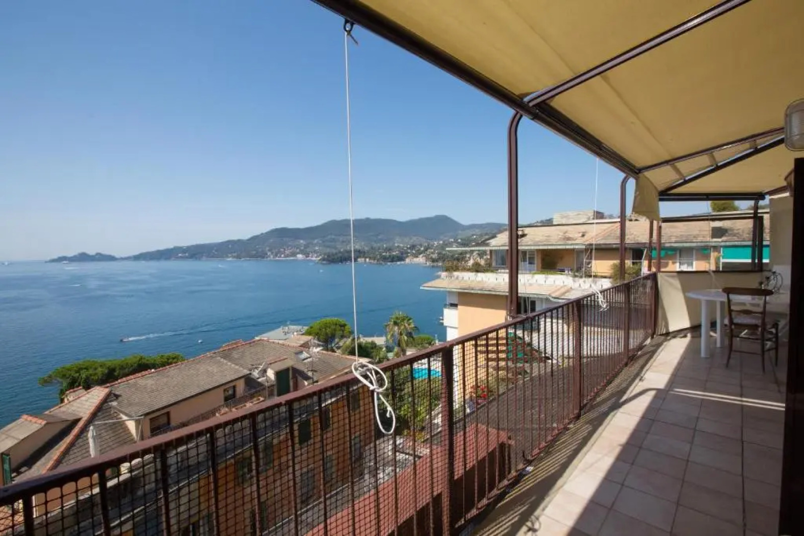 NAUTILUS VISTA MARE MOZZAFIATO a 180 GRADI- POSTO AUTO PRIVATO - 2 CAMERE MATRIMONIALI più 1 DIVANO LETTO SINGOLO-SKY,NETFLIX