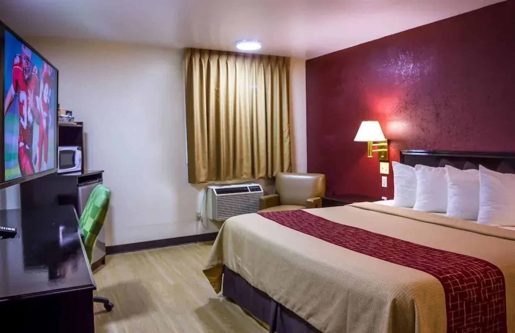 Red Roof Inn & Suites Piqua