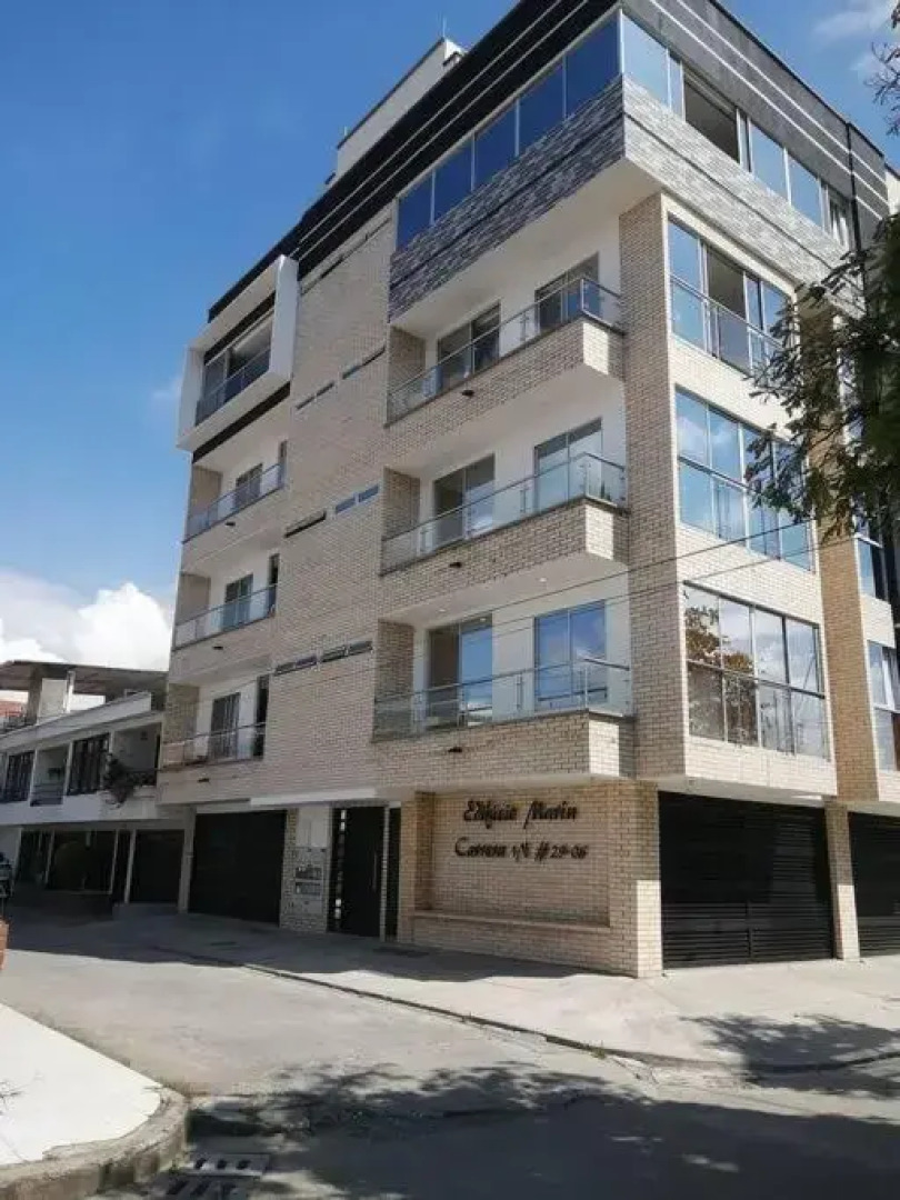 Apartamento de lujo , con linda vista, cuarto piso