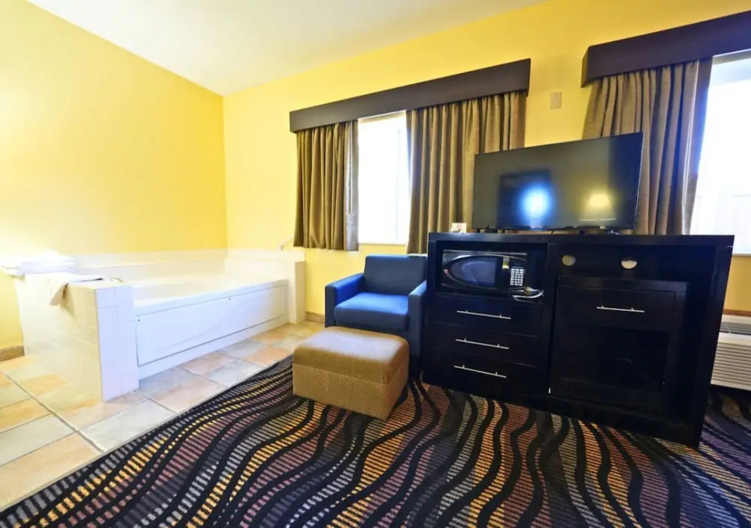 Rock Island Inn & Suites Streator IL