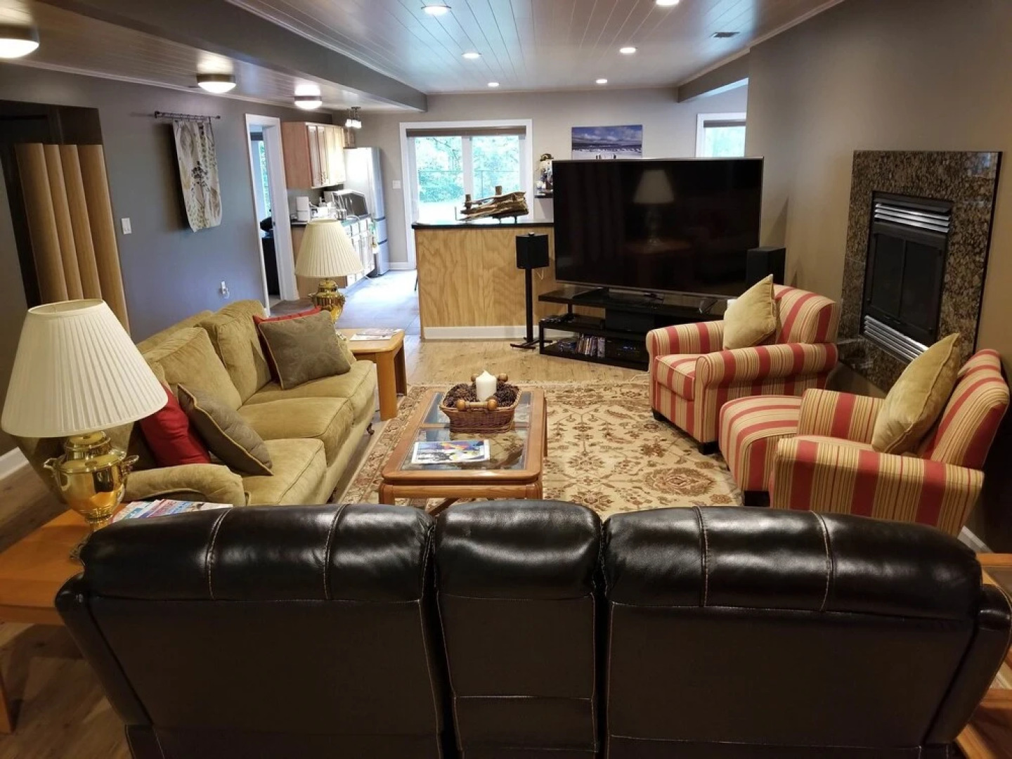 Elegant 2 king bedroom apartment