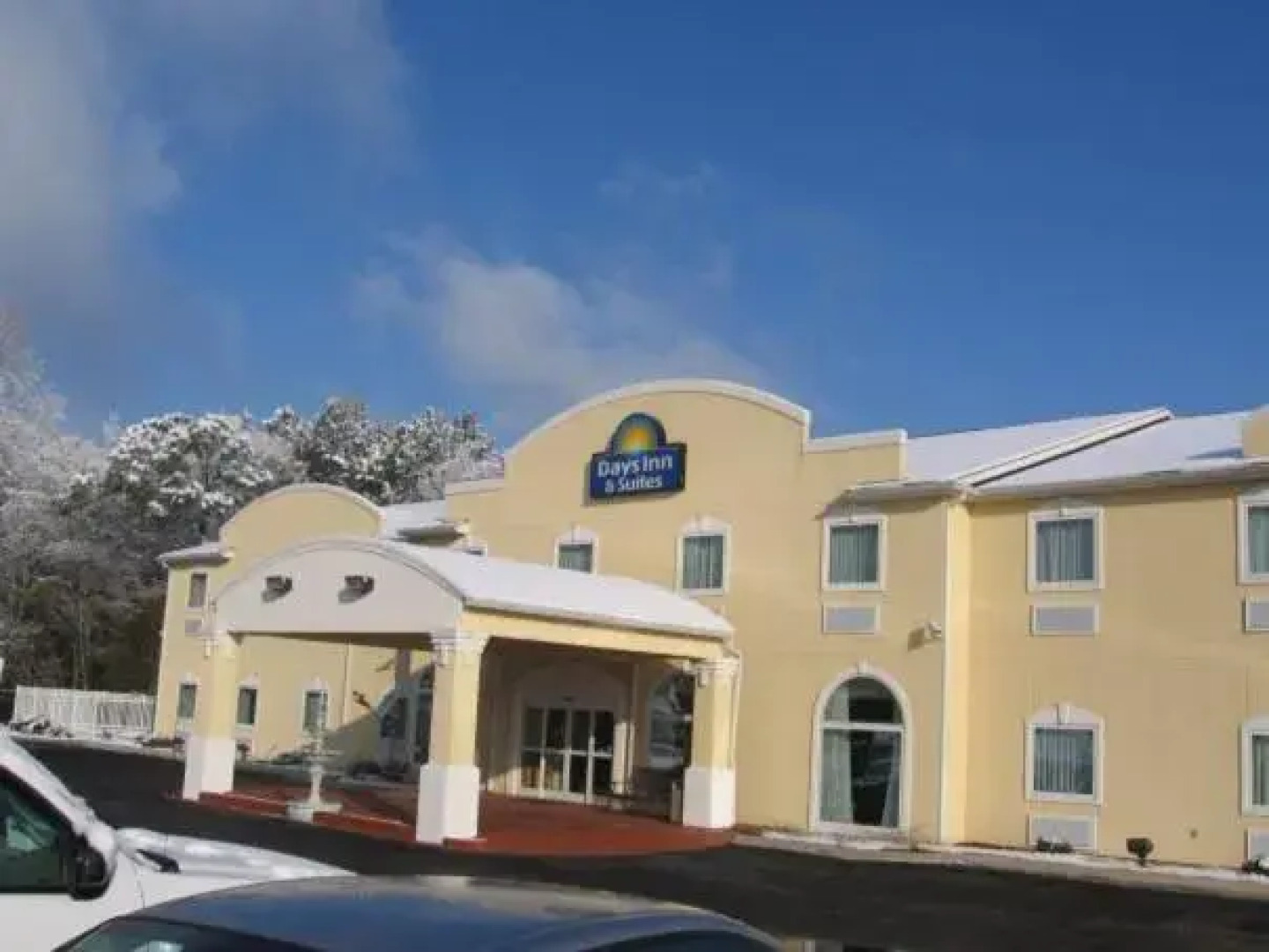 Days Inn & Suites By Wyndham Swainsboro
