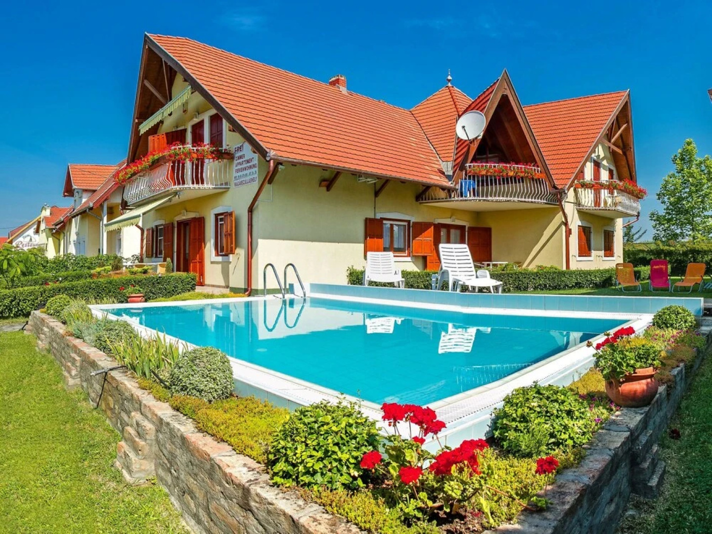 Amarillo 5 Balatonm Riaf rd