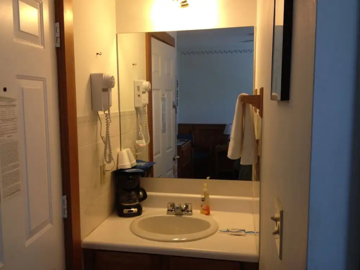 Isleview Motel and Cottages