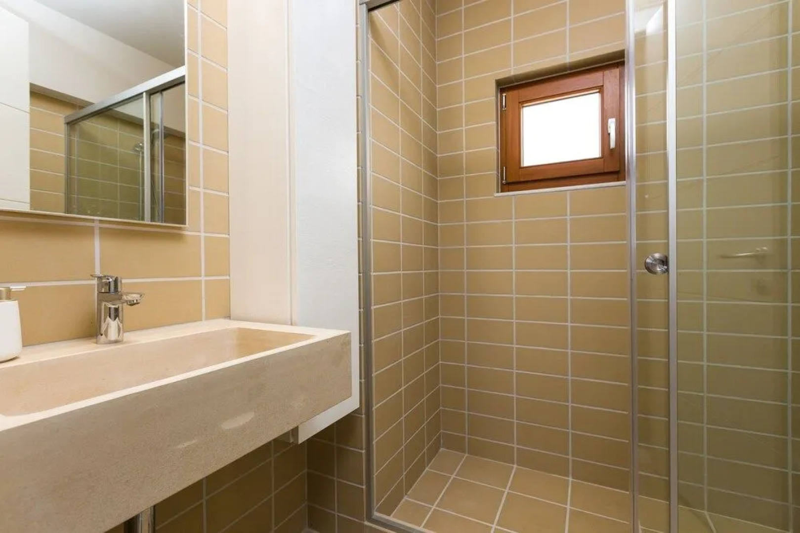 Mikro Livadi Special Lodges