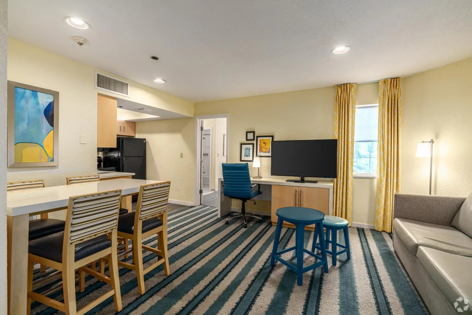 AVIA Residences on Lincoln- Extended Stay