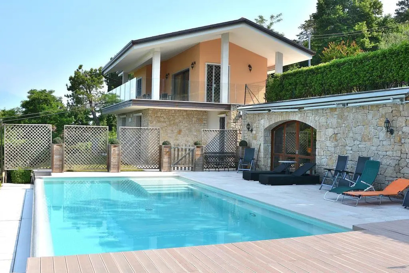 Villa Sybille With Pool And Lake View
