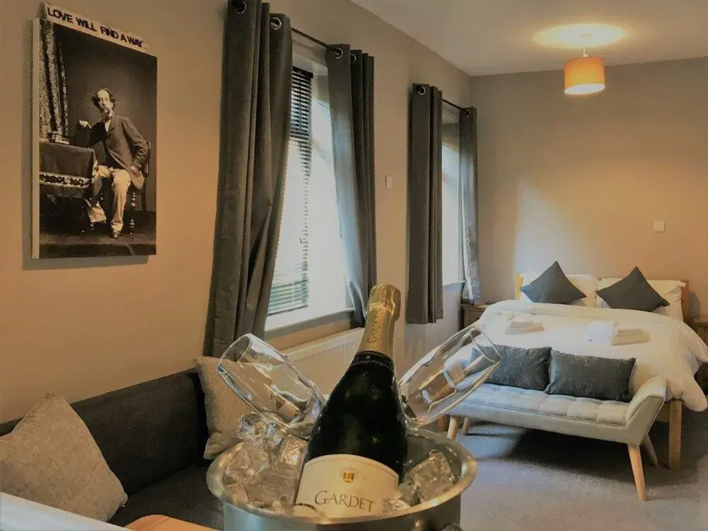 The Lion Pub & Grill